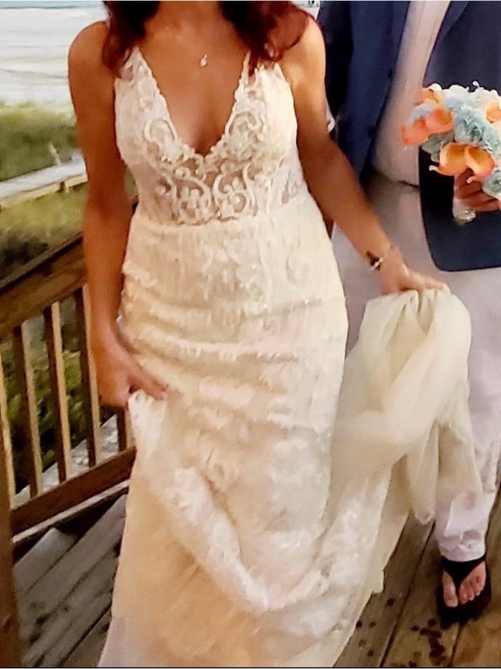 Glina Signature Ivory Lace V-Neck Wedding Dress size 8